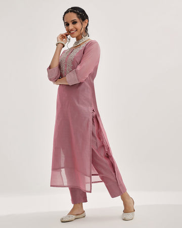 Varanga Women Mauve Floral Embroidered Regular Chanderi Silk Kurta With Trousers & With Dupatta